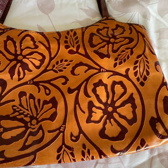 NWOT all leather shoulder bag. Orange w/deep red design - Picture 4 of 10